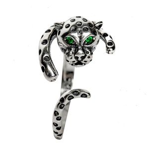Red Cheetah Sterling silver 925 ring w/green cubic zirconia slightly adjustable